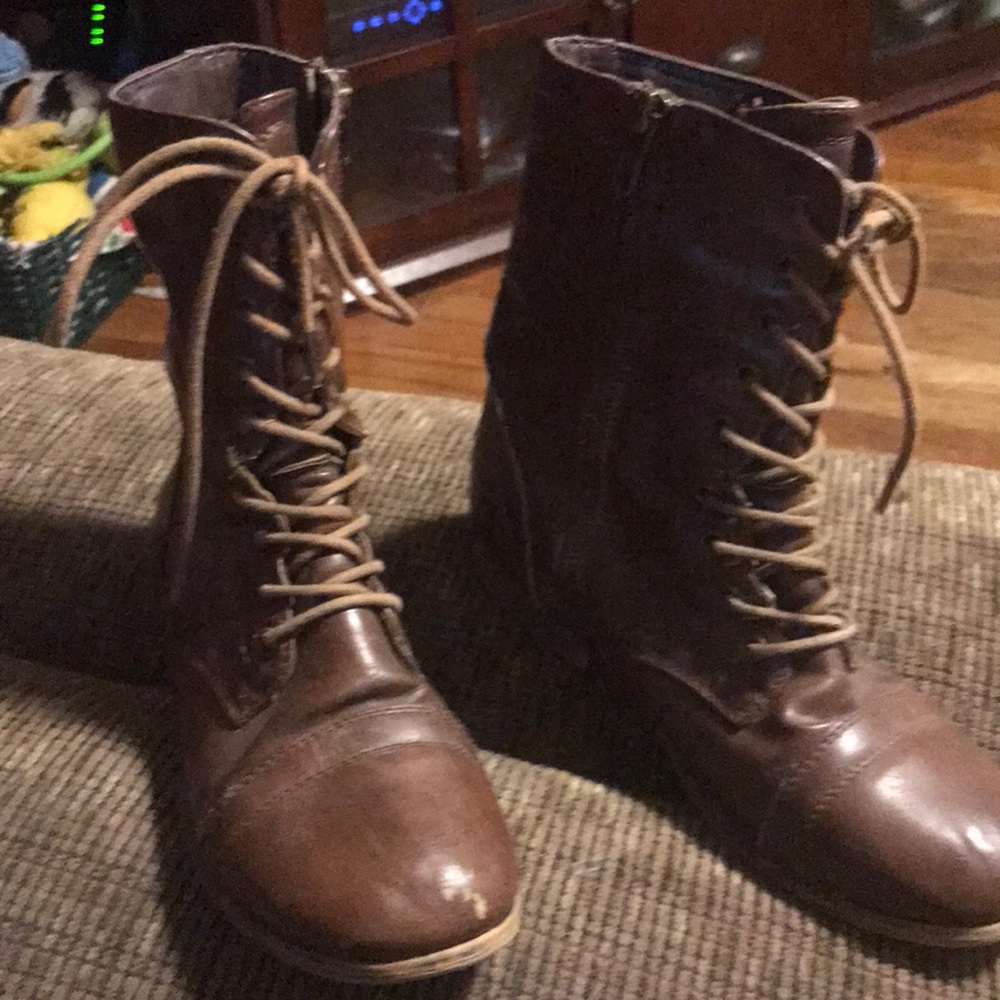 Combat boots super cute